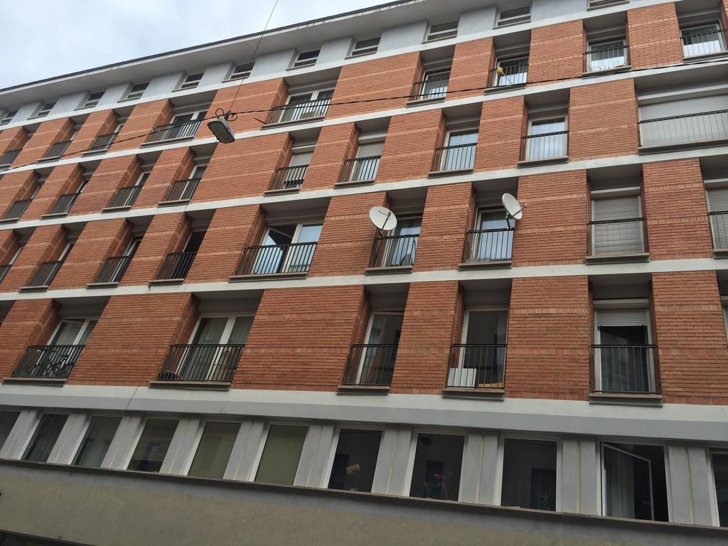Downtown Rose Garden Apartments Whit Garage Opcional Budapest Kültér fotó